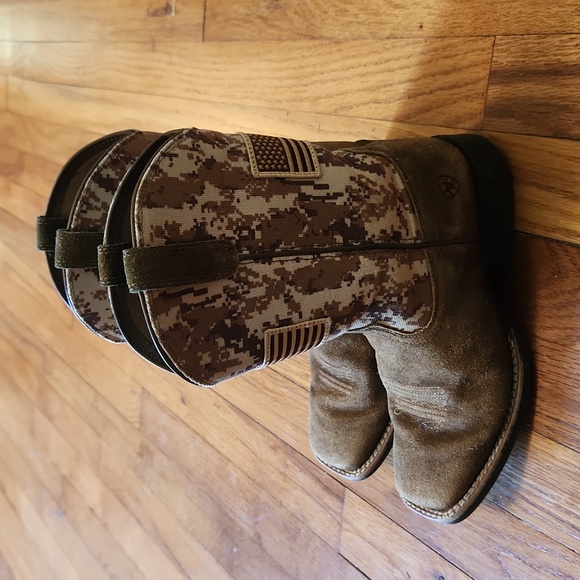 ARIAT BIG KIDS BOOTS - Picture 4 of 8